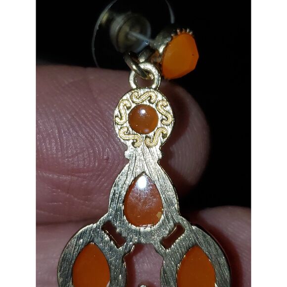 A Vintage Pair of Chandelier Dangle Earrings Pierced Orange Faceted Acrylic - Picture 9 of 9